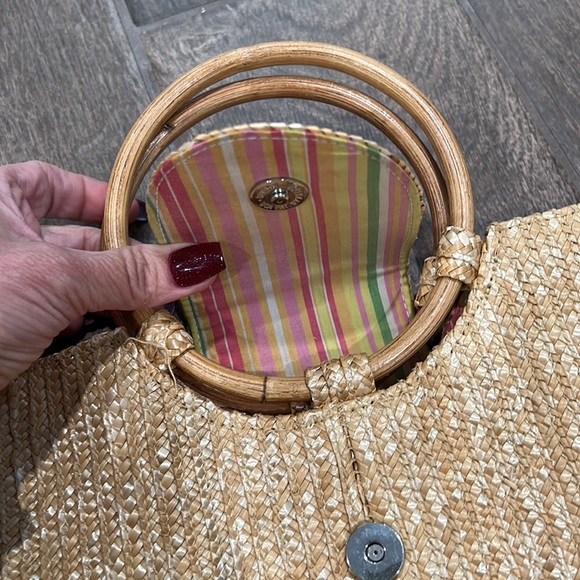 Two Straw purse with wood handles and small white crossbody straw purse - Picture 2 of 12